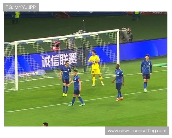 上海申花与梅州客家展开激烈对决 双方全力争胜力争积分