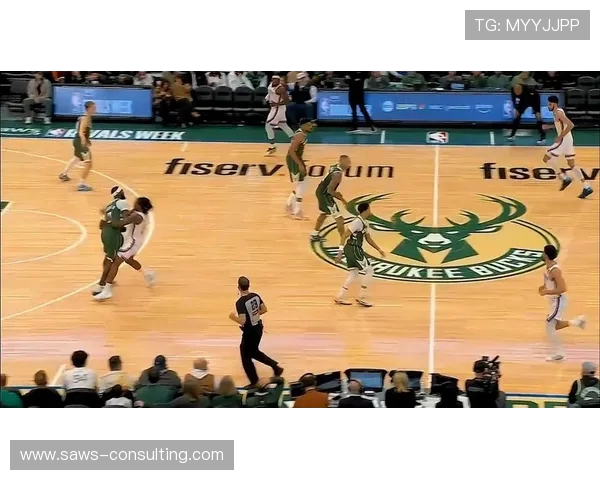 密尔沃基雄鹿鏖战劲敌全场激烈对攻引爆新赛季焦点大战